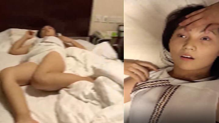 校园约炮白丝女仆零零后女友沙发上啪啪